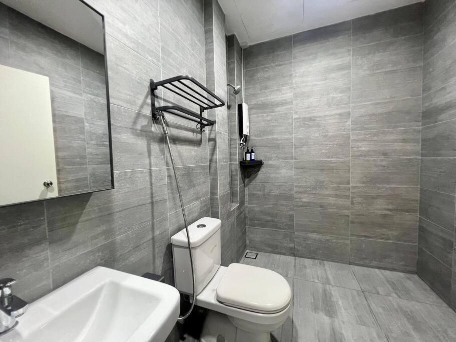 Elegant Riverine Diamond Homestay With Pool photo 3