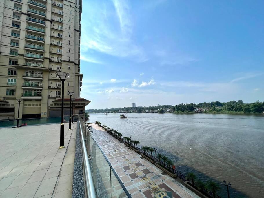 Elegant Riverine Diamond Homestay With Pool photo 4