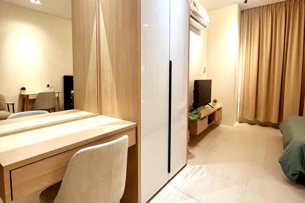 Elegant Riverine Diamond Homestay With Pool photo 6