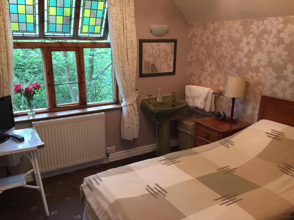 Oakfield Lodge Guest House Stockport