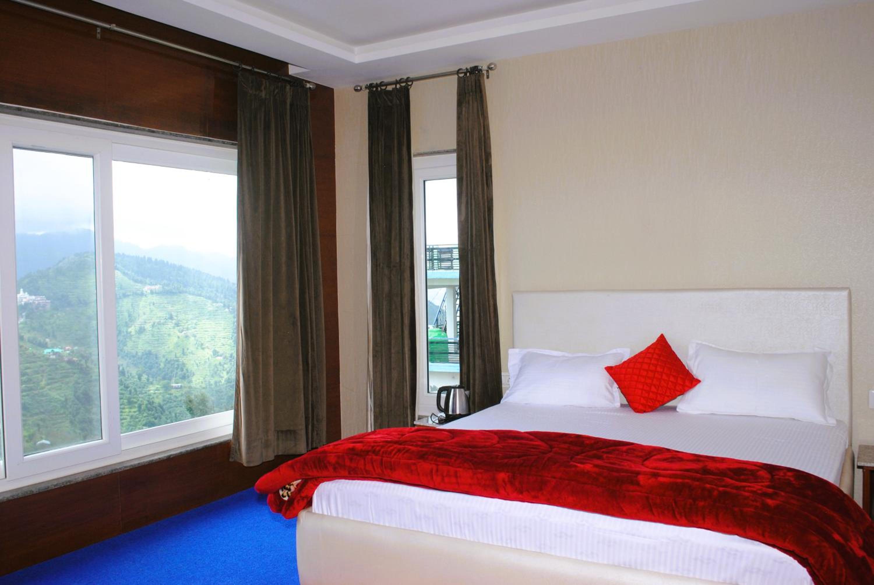 PinnacleHouse kanatal Uttarakhand view 3