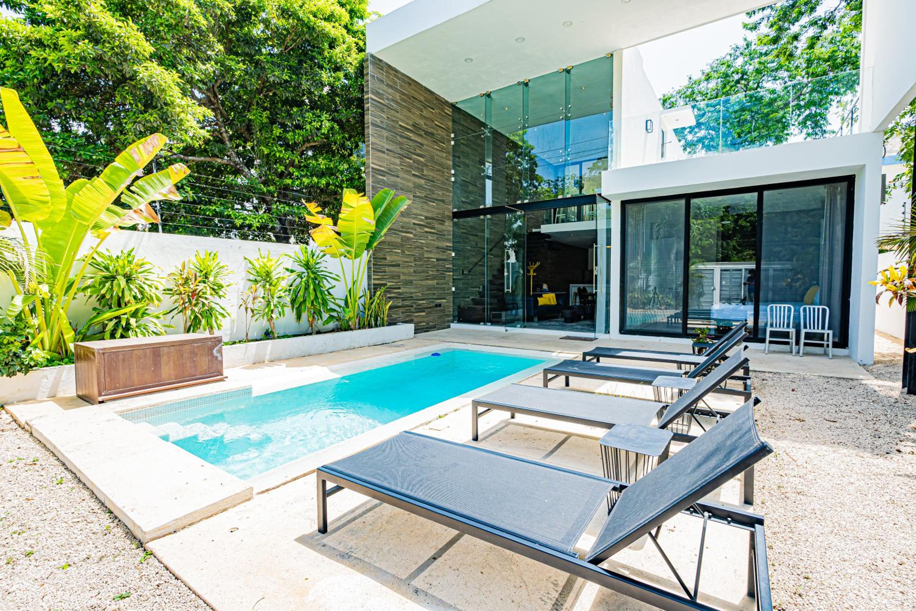 Hotel Villa Miami - Image 1