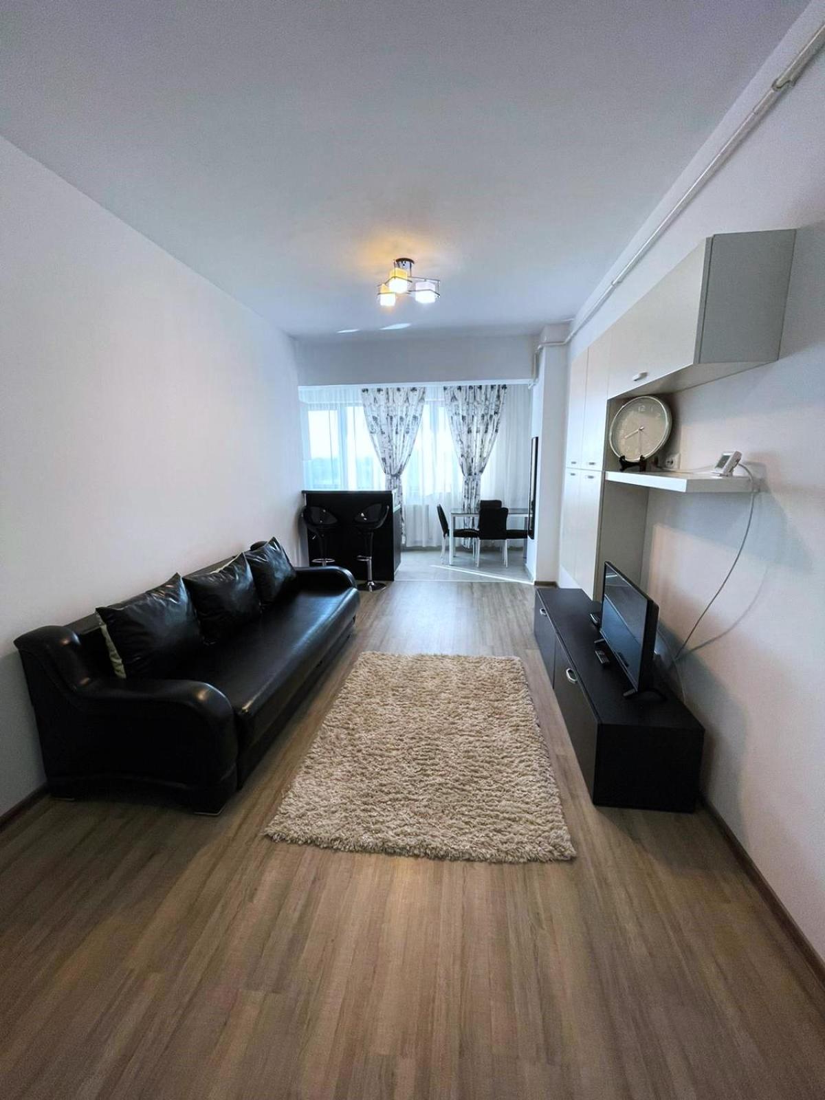 Taste of Iasi - Two room apartment - Central - Sunset touch view 4