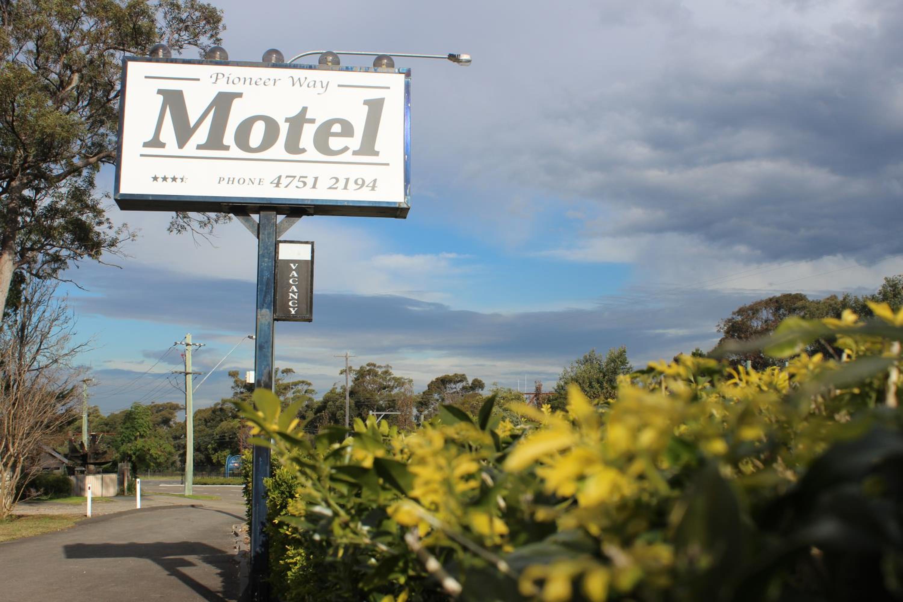 The Pioneer Way Motel