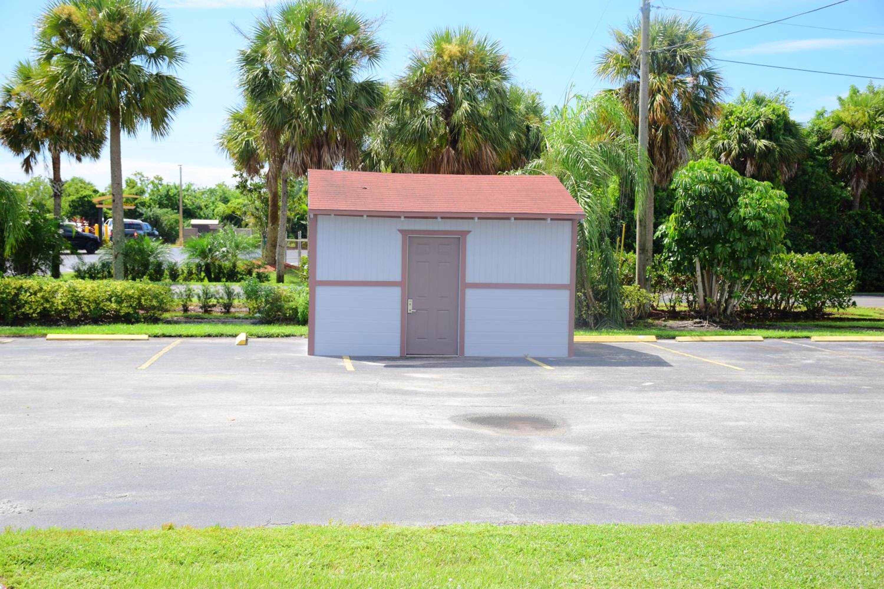 Okeechobee Vacations - Flamingo Motel - Property Image 6