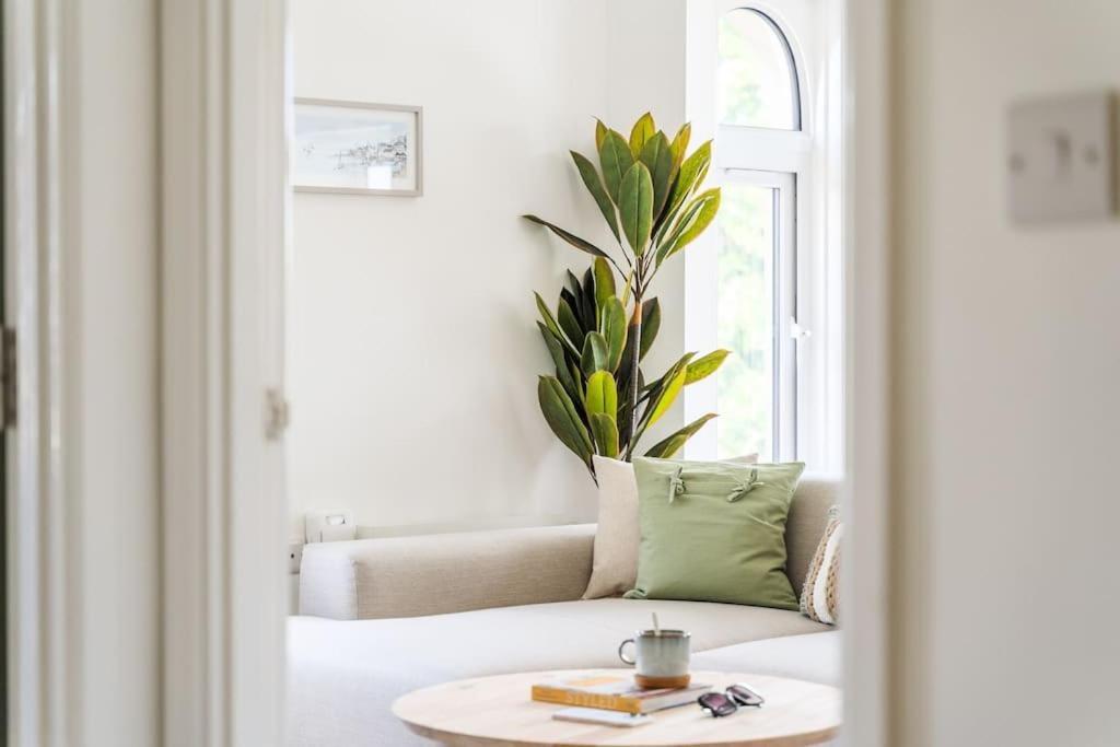Newport Ship's Nook: Cozy Hideaway view 4