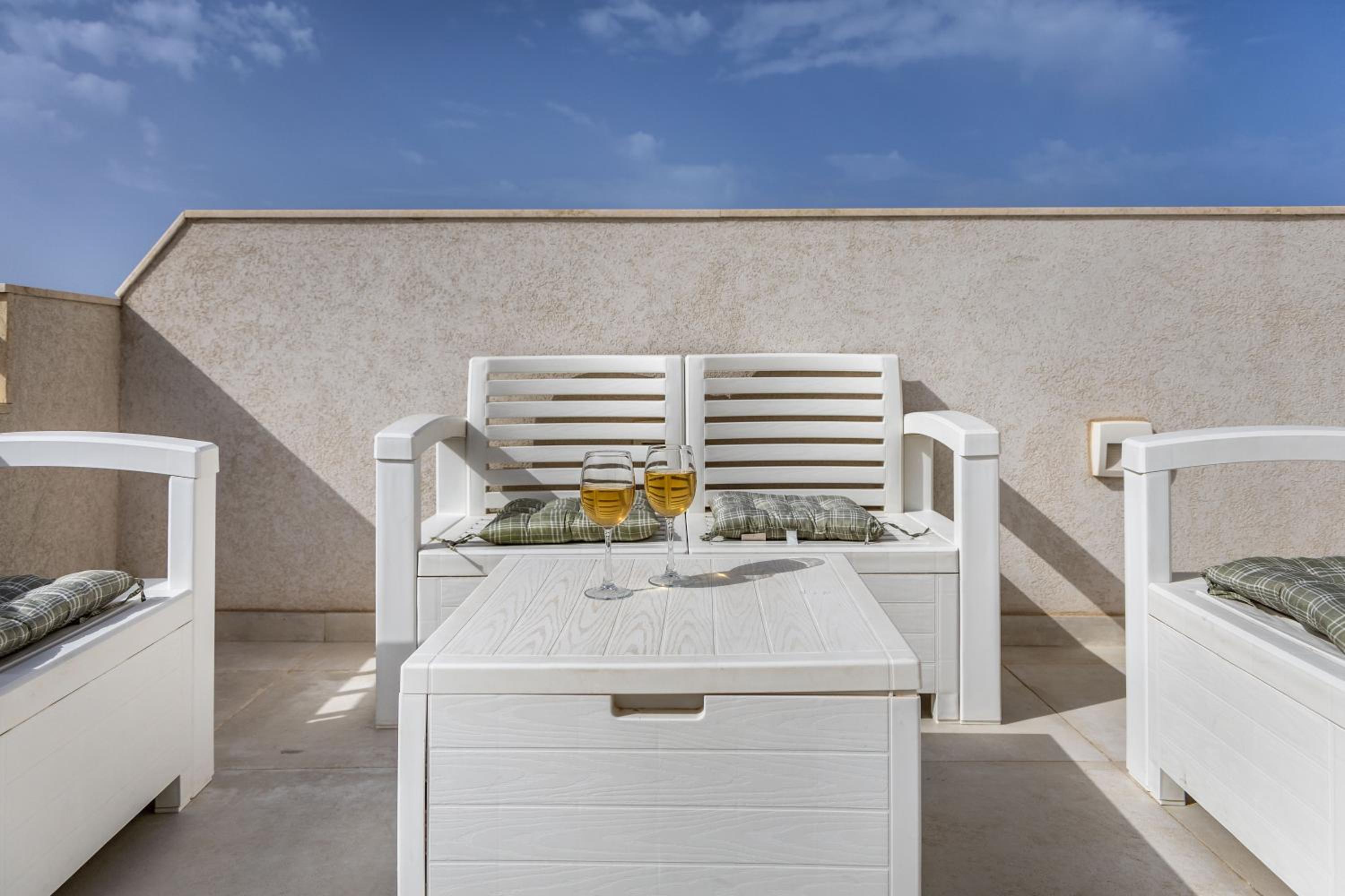 Xemx Sabiha Suite 5 min walk from St Julians view 2