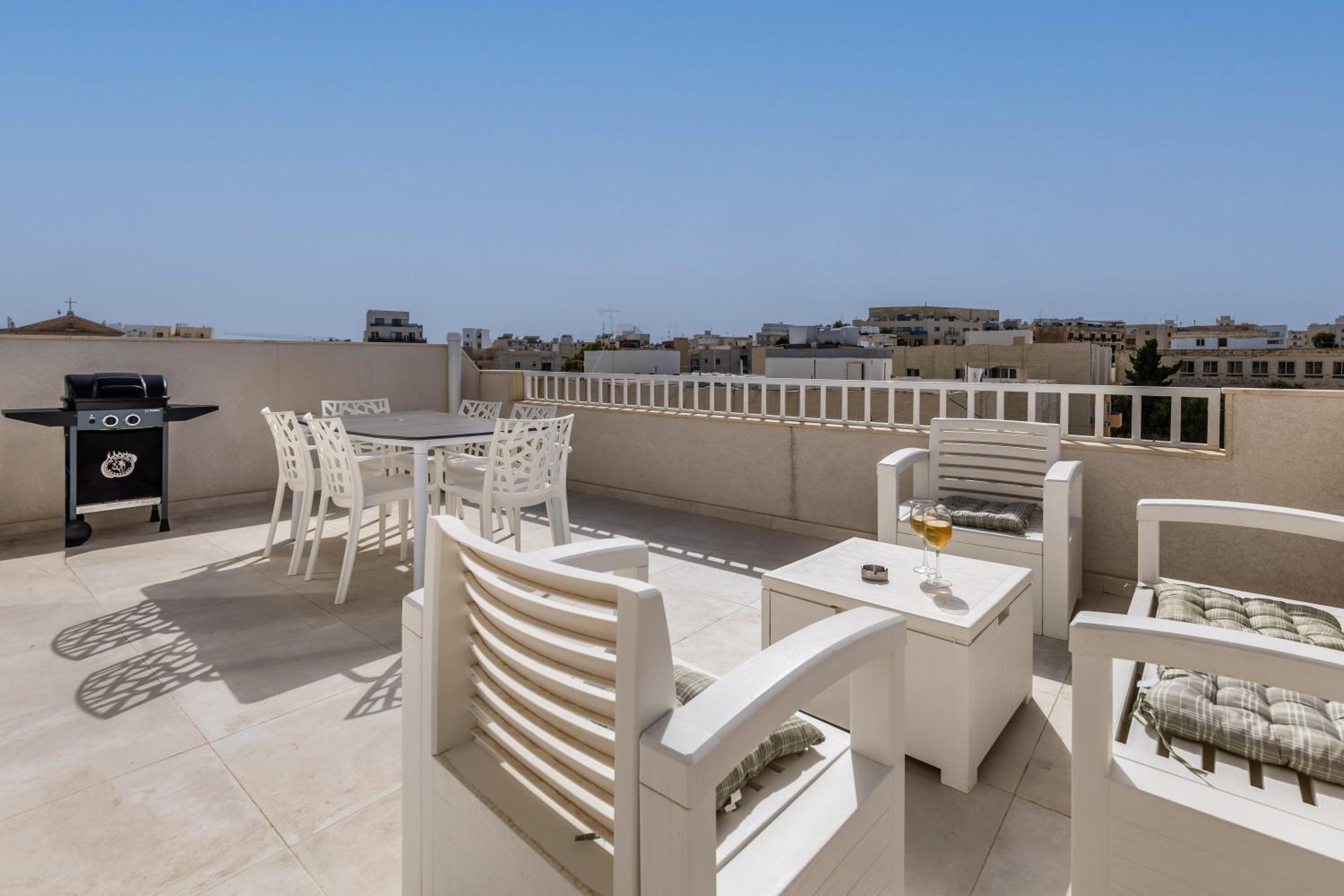 Xemx Sabiha Suite 5 min walk from St Julians view 5
