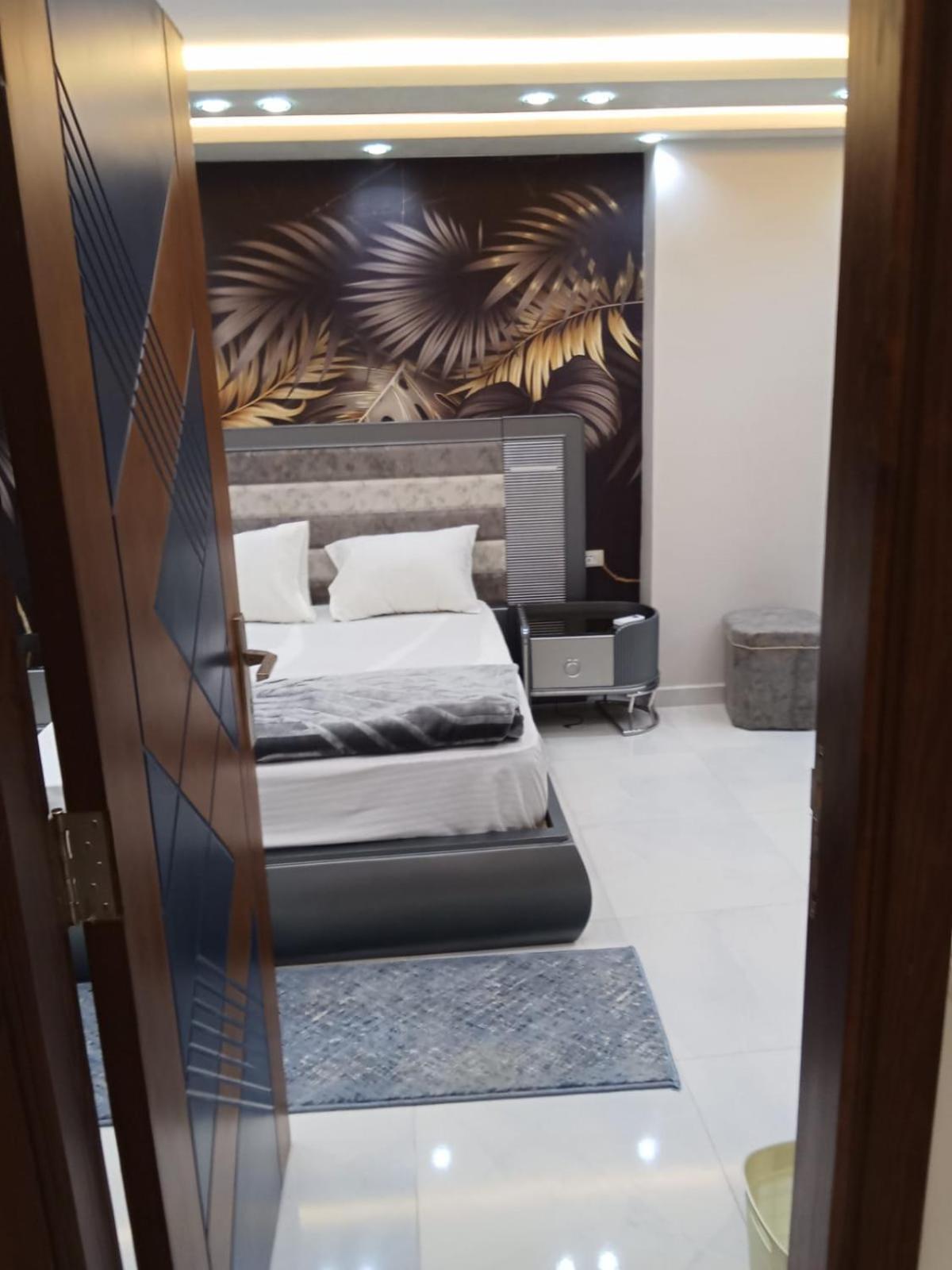 super lux furnished apartment in Al Muhandeseen with a view on the Nile