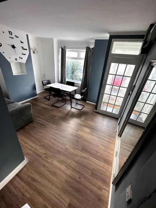 18 min to central London 5 min walk to Abby wood