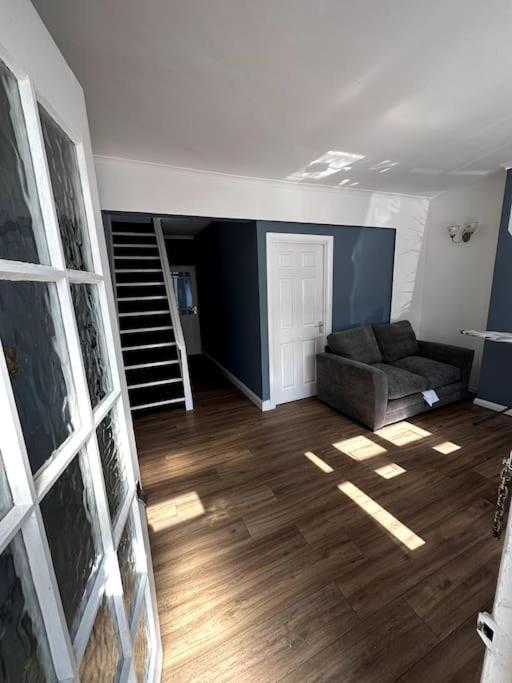 18 min to central London 5 min walk to Abby wood