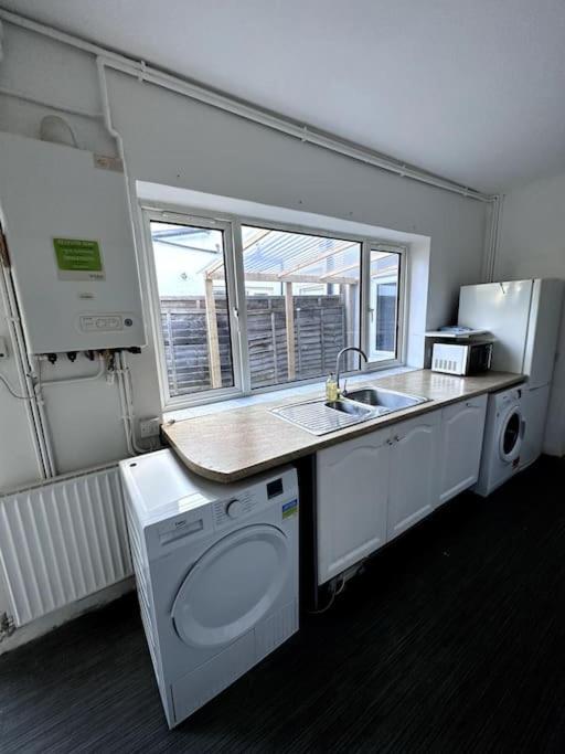 18 min to central London 5 min walk to Abby wood