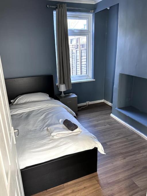 18 min to central London 5 min walk to Abby wood
