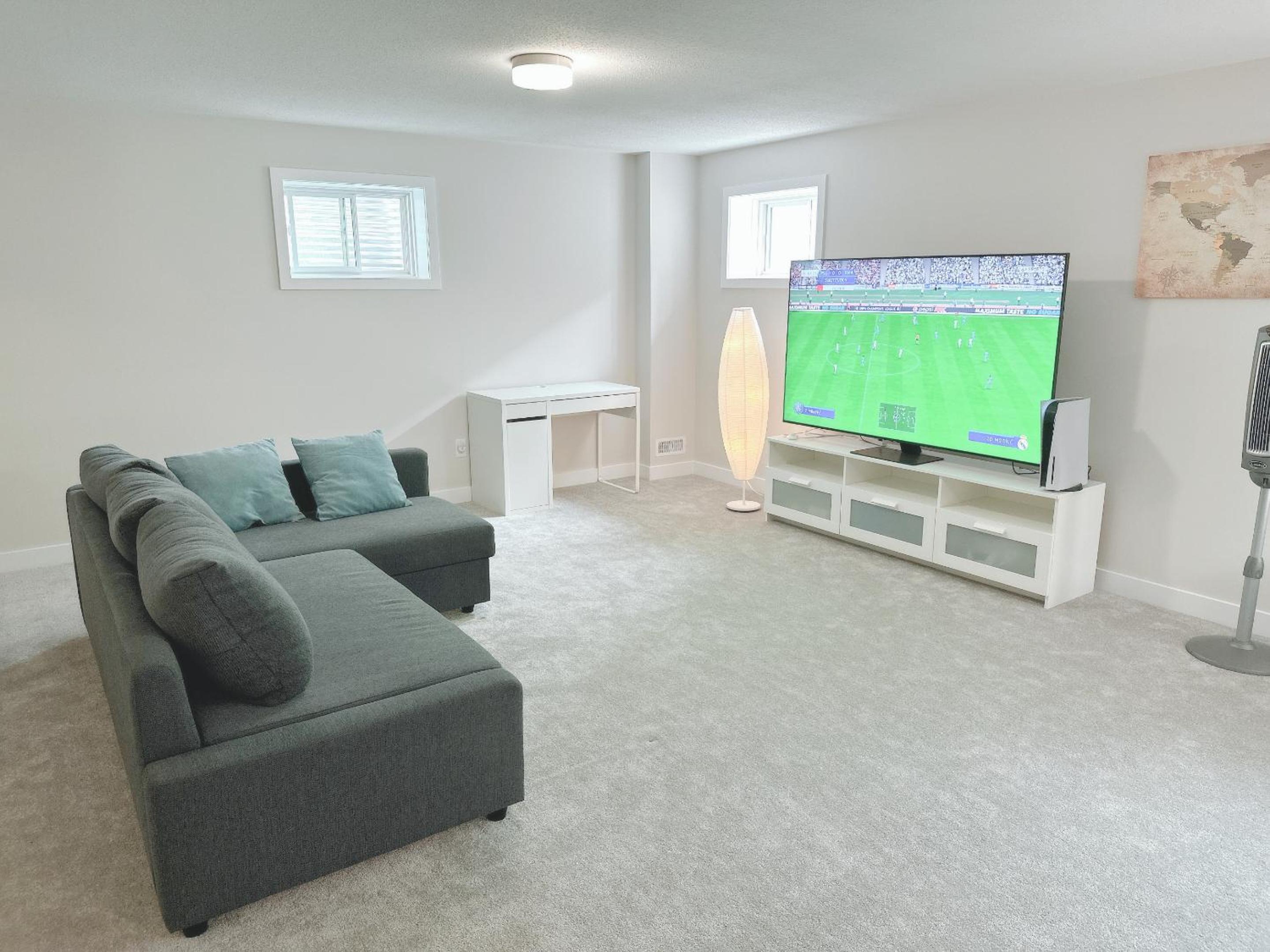 Beautiful entire basement with Netflix