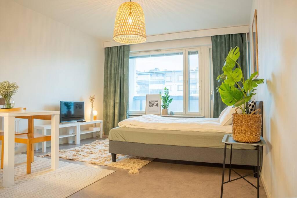 Arctic Downtown Dream: Cozy City Studio