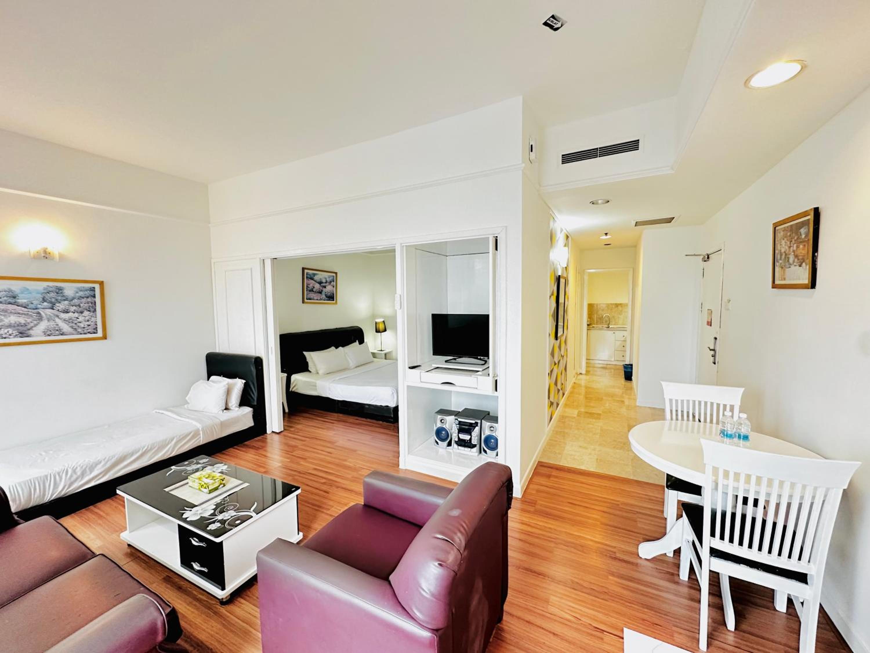Elements service suite@ Times Square
