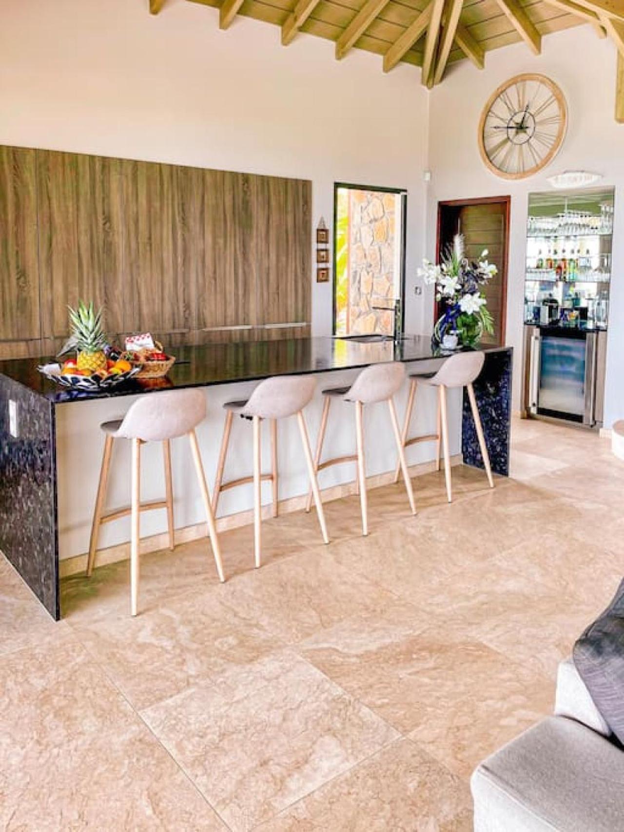 Villa Indigo Pearl, luxury, Orient Bay seaview
