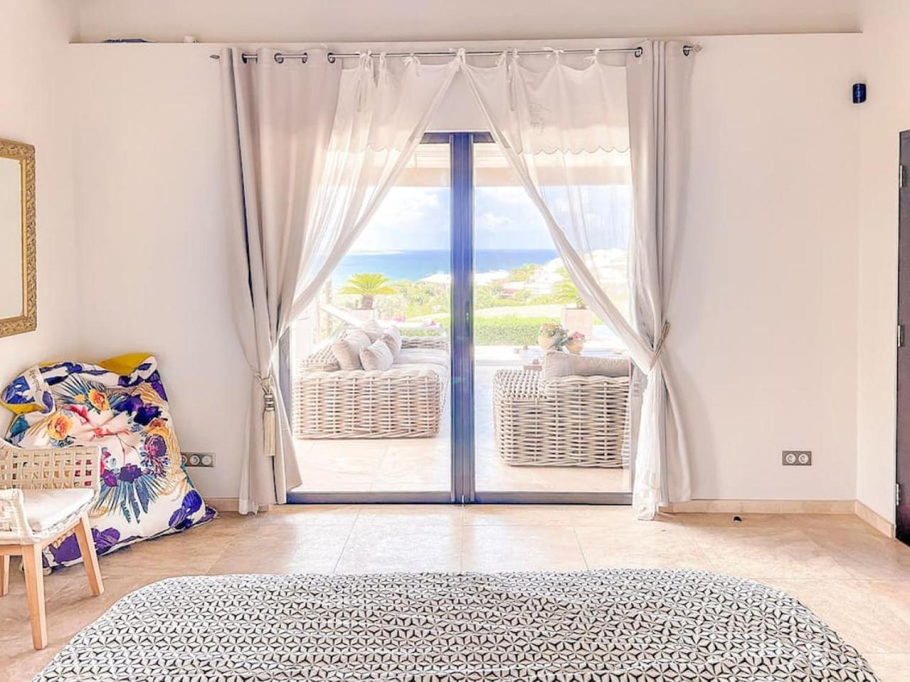 Villa Indigo Pearl, luxury, Orient Bay seaview