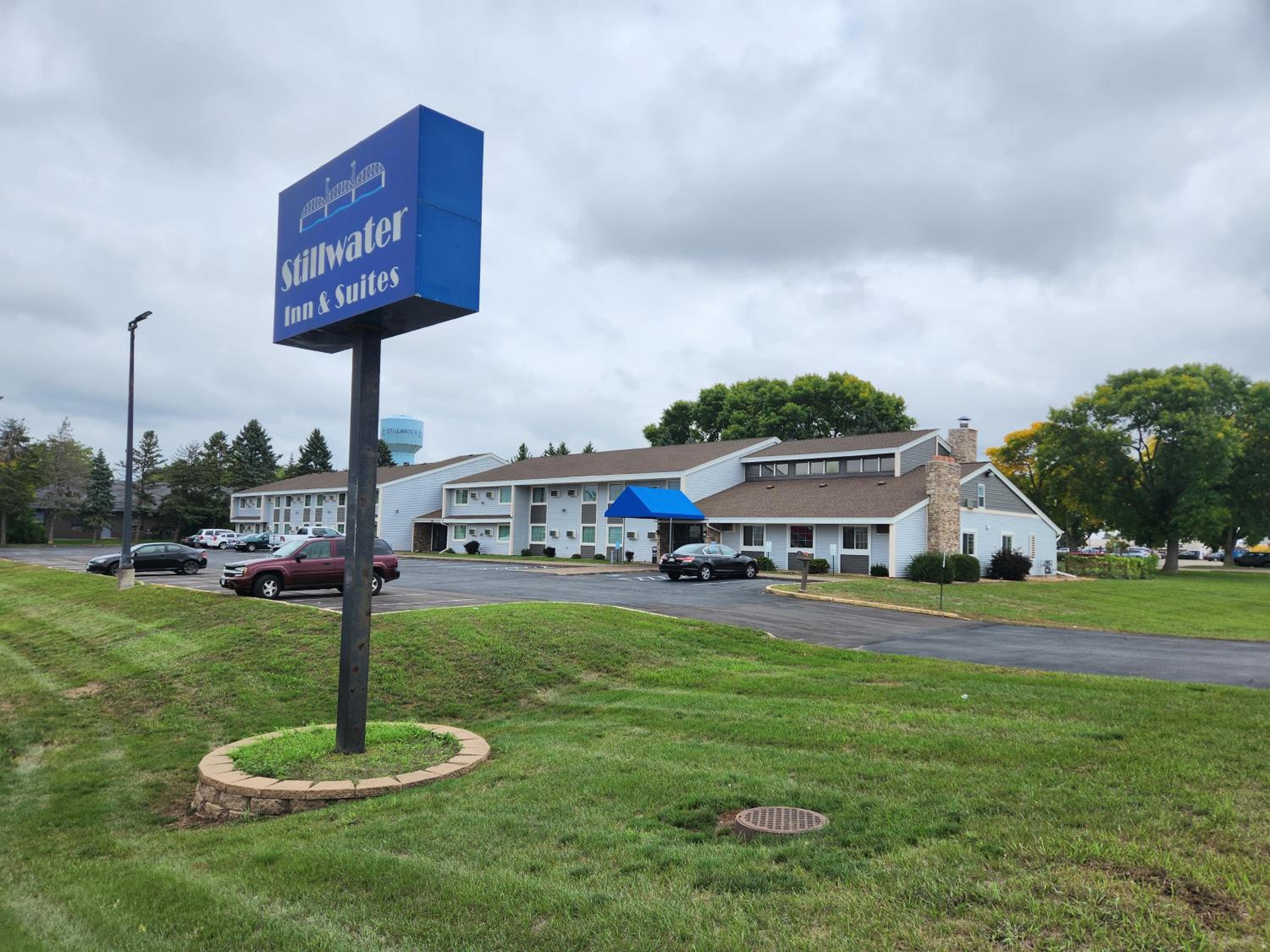 Stillwater Inn & Suites view 4