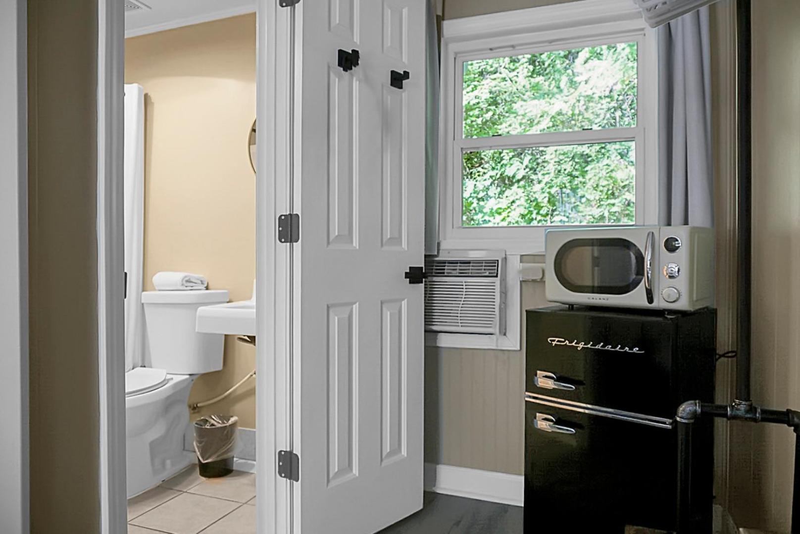 Hickory Falls Inn