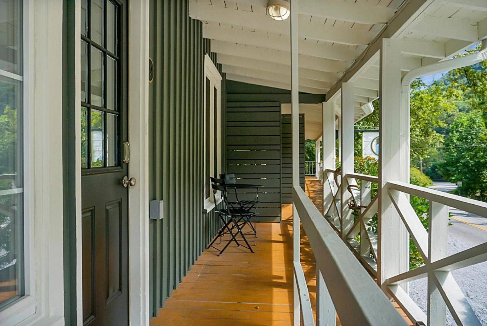 Hickory Falls Inn