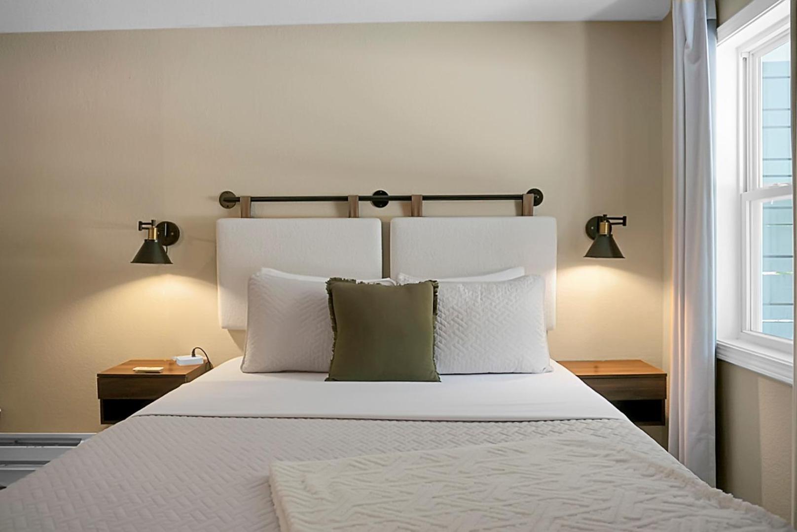 Hickory Falls Inn