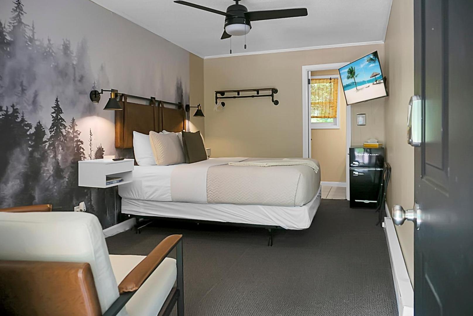 Hickory Falls Inn