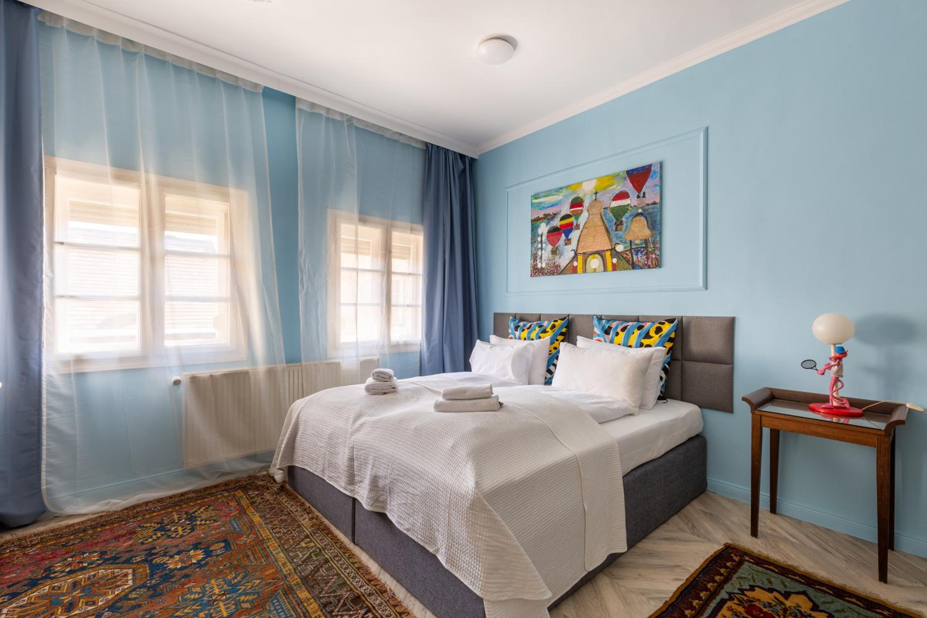 Huge & Stylish in the Center for up to 20 people