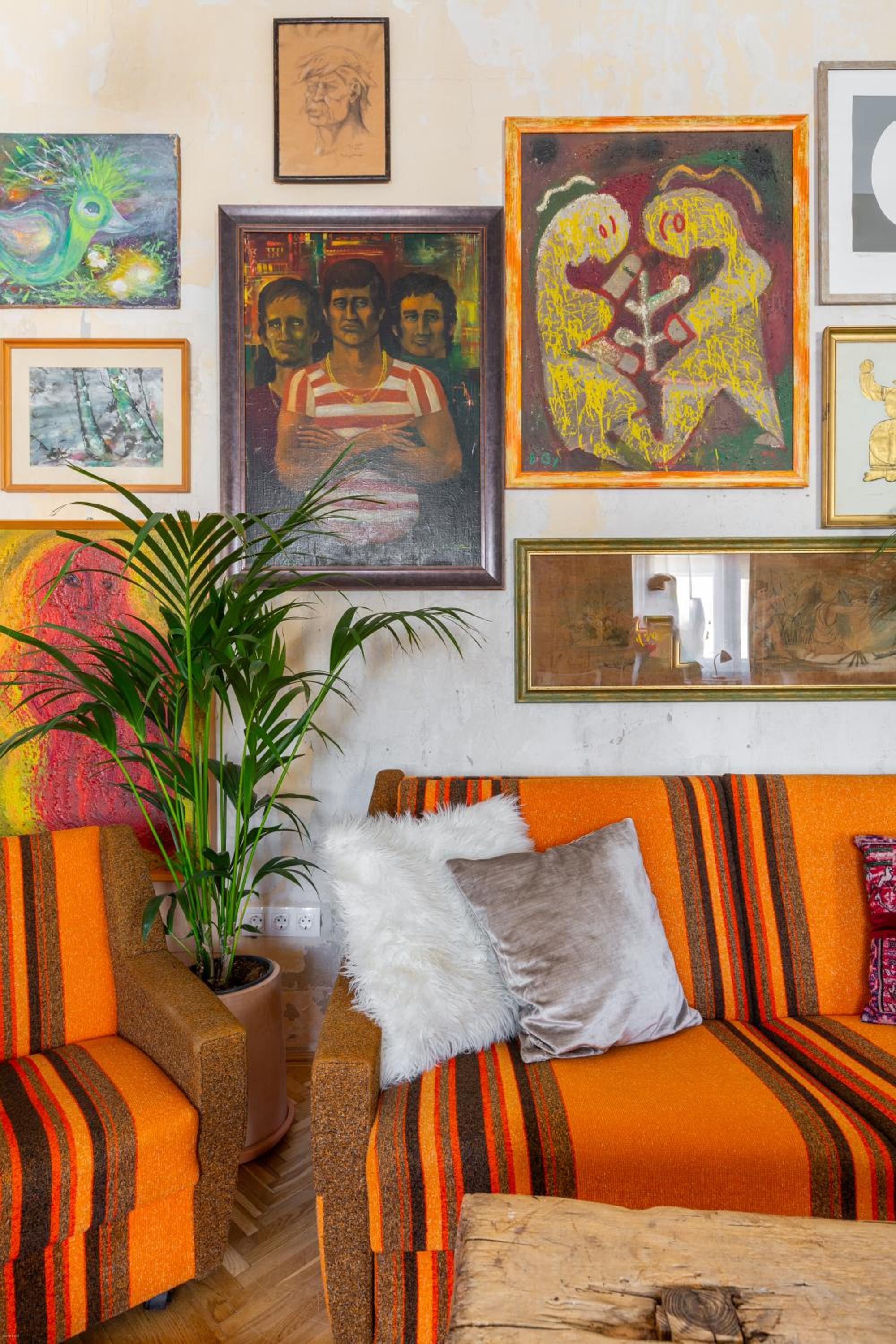 Huge & Stylish in the Center for up to 20 people