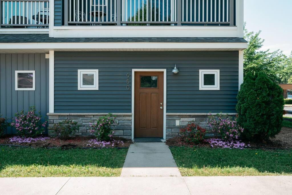 L Studio Close to Downtown Beaches Wineries