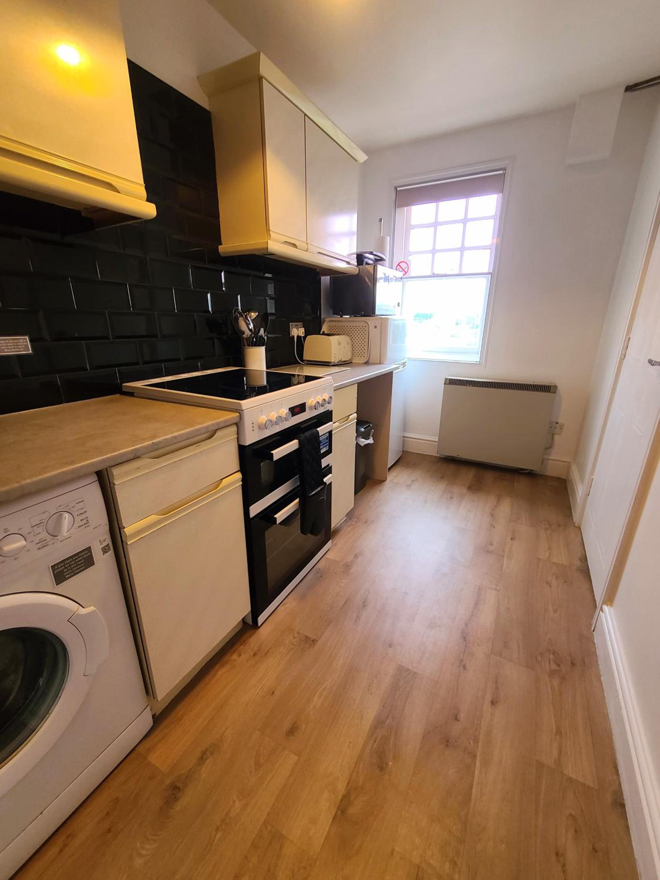Vale View Apartment, Prestatyn - a stylish town centre flat for couples, solos, contractors and dogs, just a 5 min walk to beach! view 3