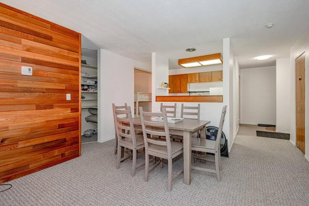 The Great Escape–2 Bdrm w/Private Sauna in Village