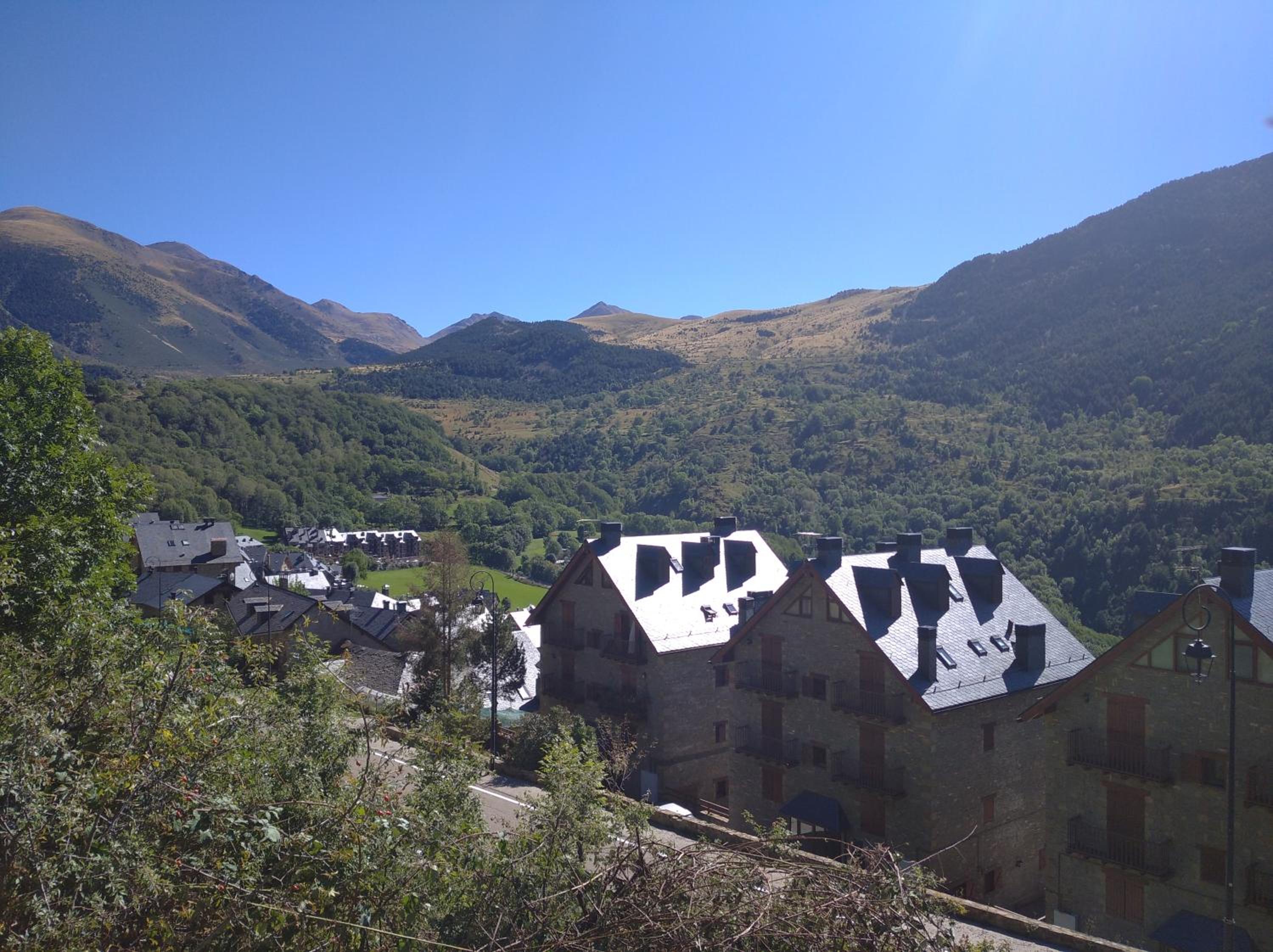 Apartamento con gran terraza y vistas panorámicas en Taüll, con plaza de parking