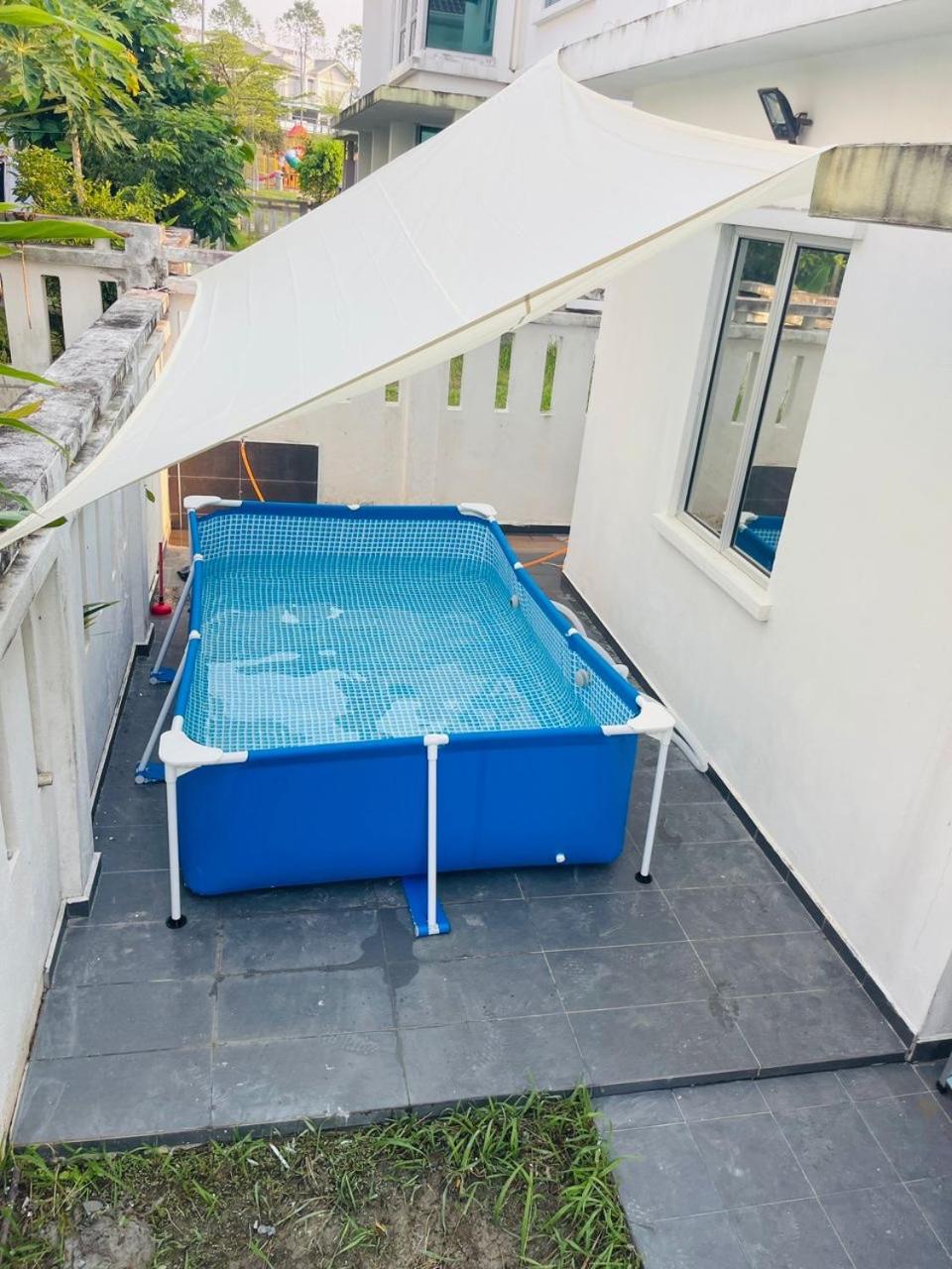 Mysha KLIA F1 Homestay with pool,WiFi , Netflix, photo 9