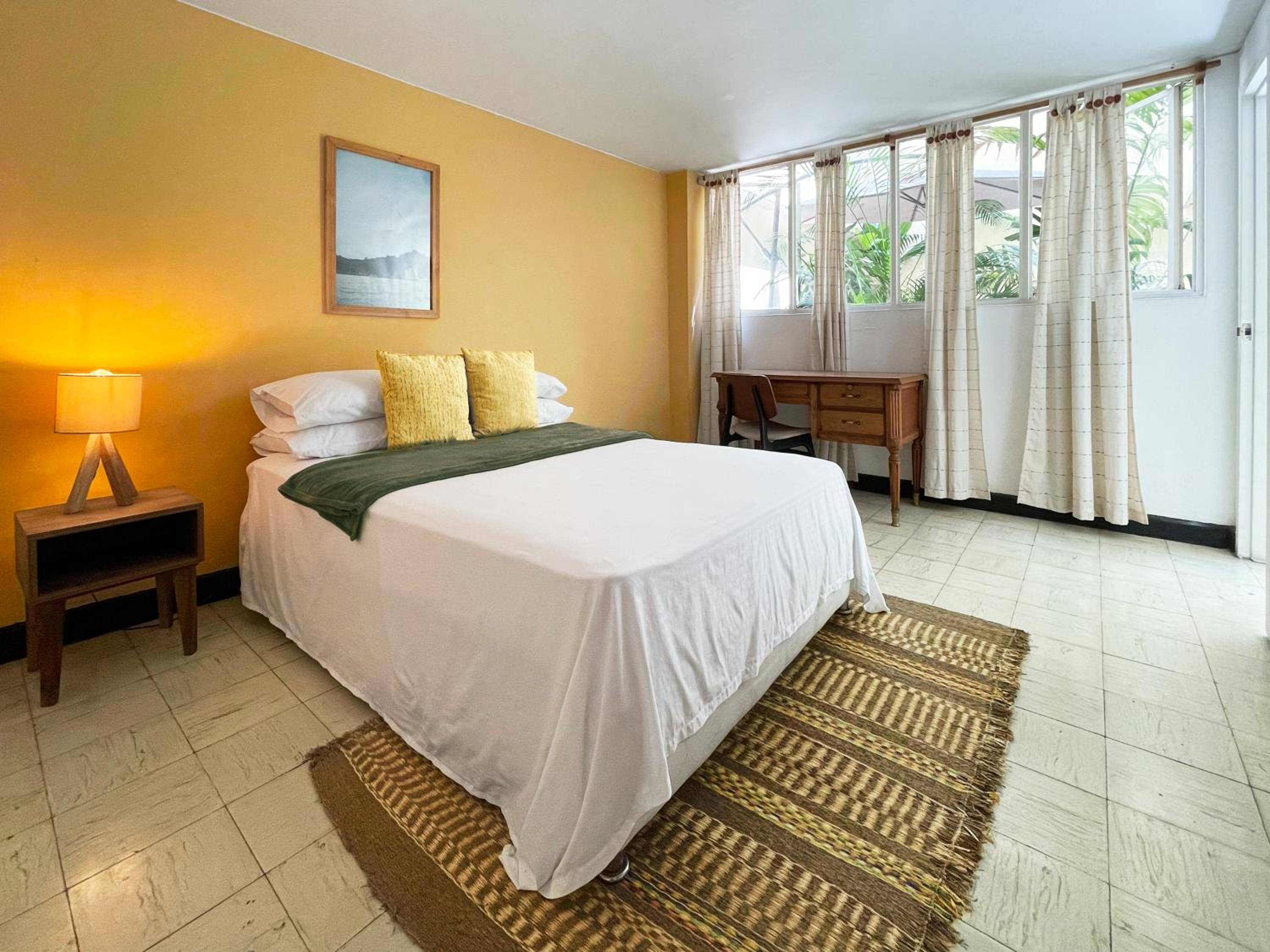 Descubre cali desde este acogedor apartamento.