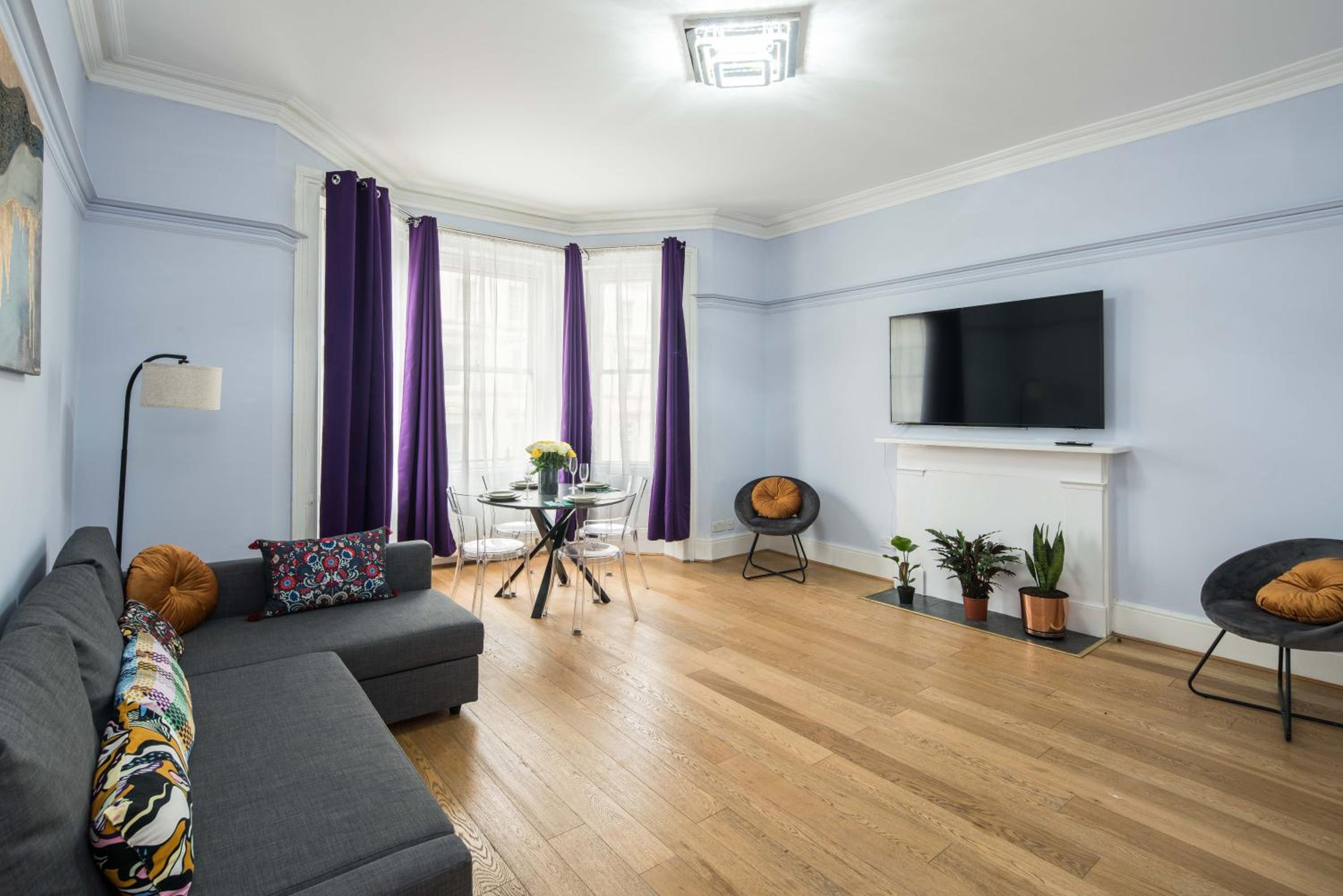 Gloucester Station Gem: 3 Bedroom Oasis
