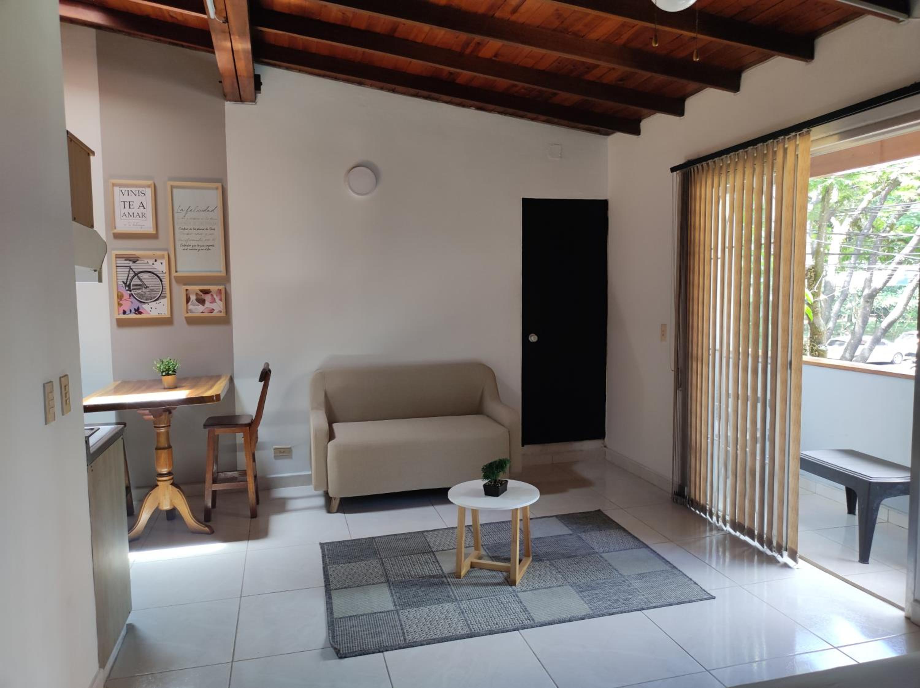 apartamento loft a media cuadra de la estación floresta