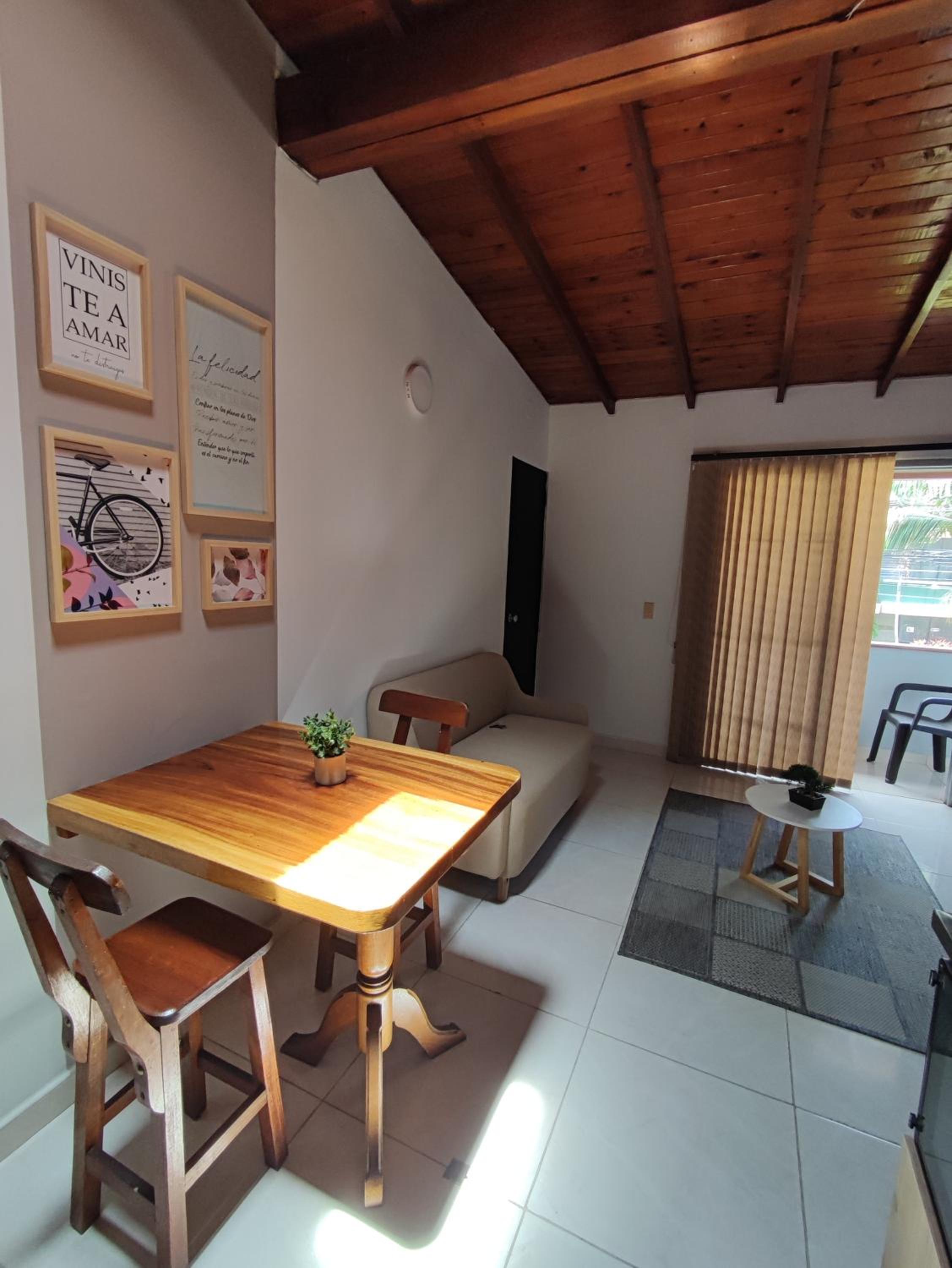 apartamento loft a media cuadra de la estación floresta