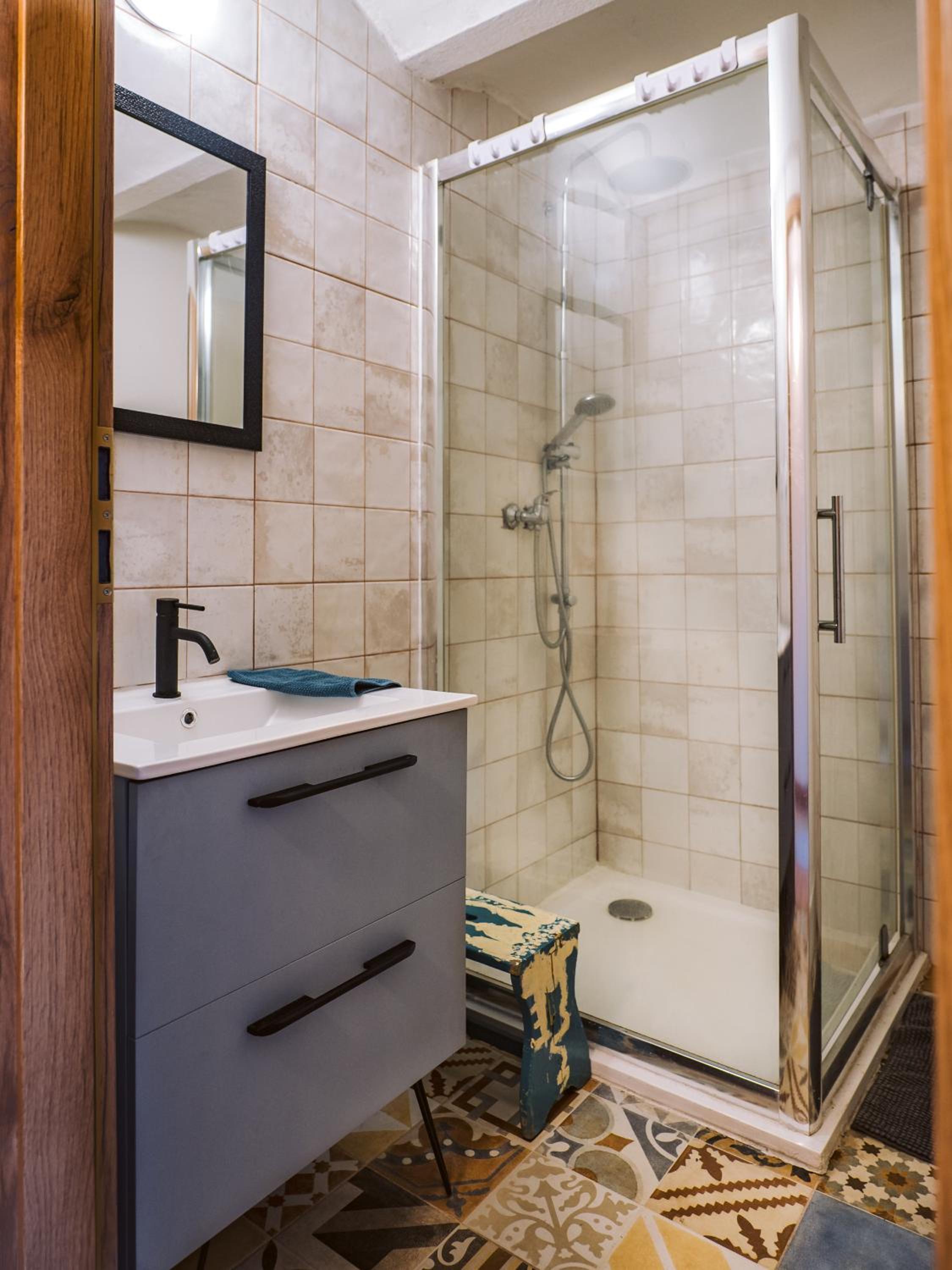 Terra Farma Cottage, cozy urban escapes here!