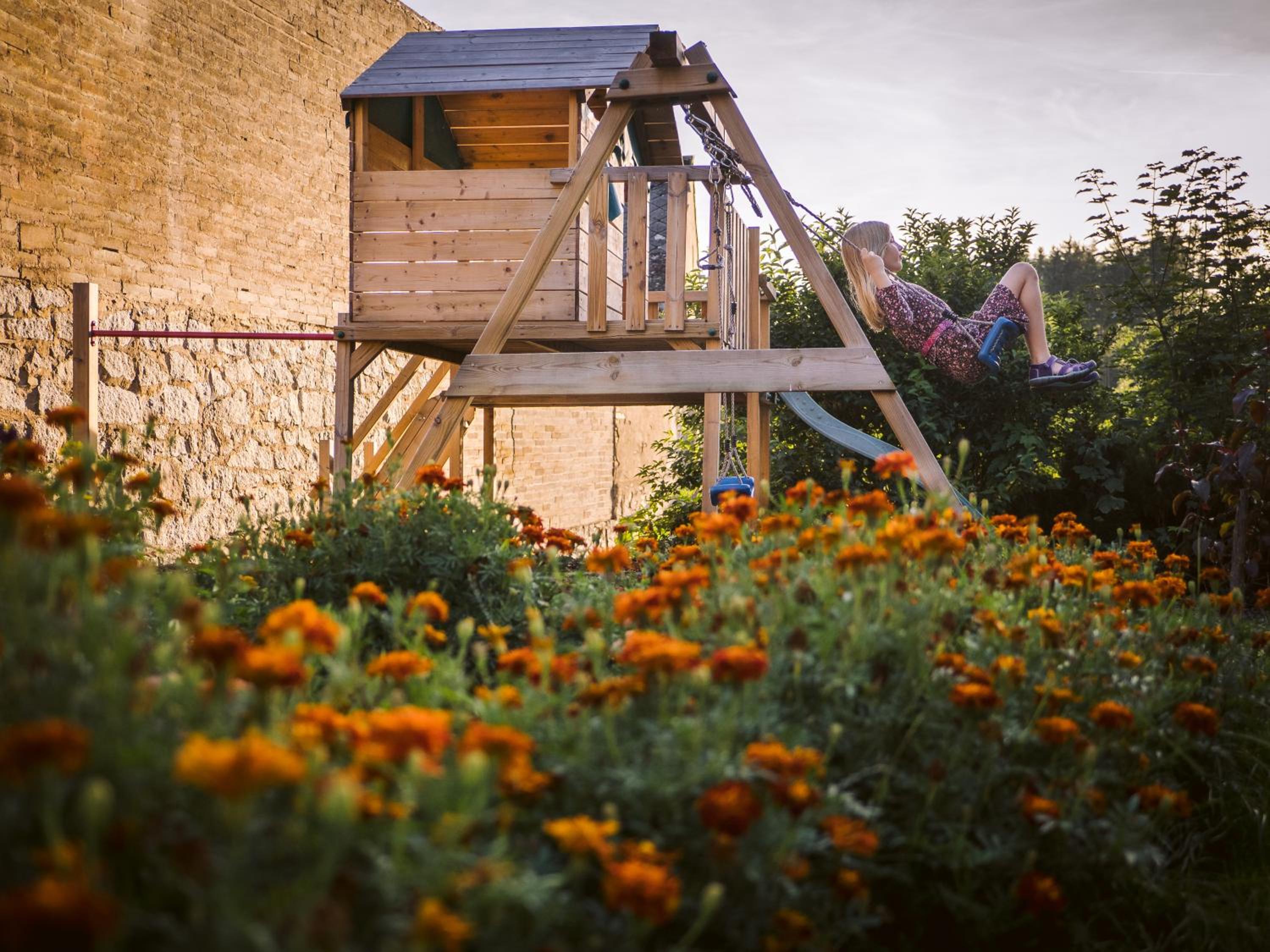 Terra Farma Cottage, cozy urban escapes here!