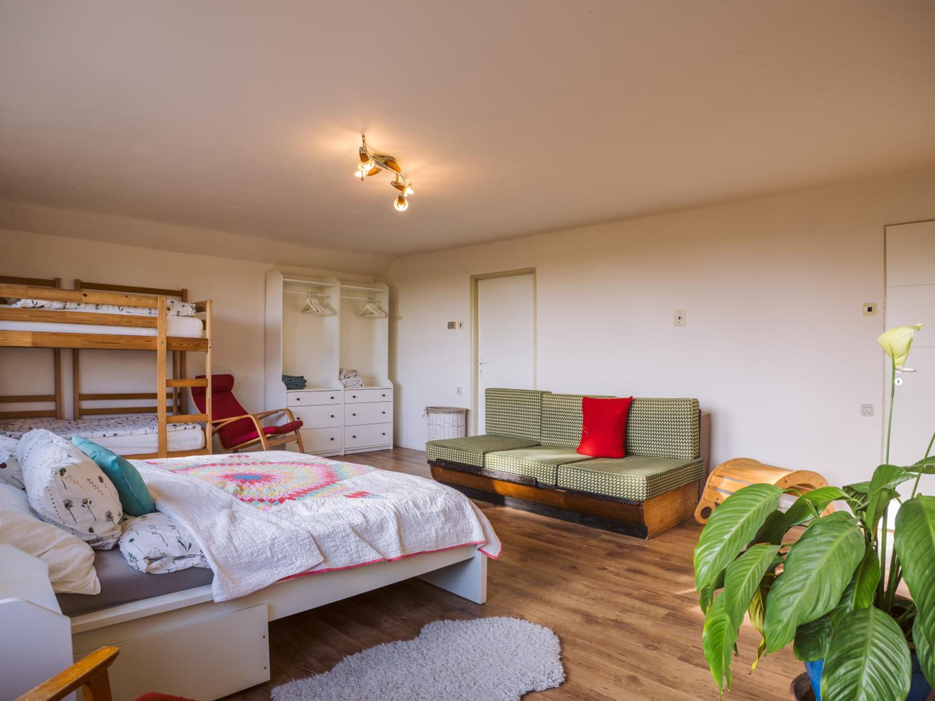 Terra Farma Cottage, cozy urban escapes here!
