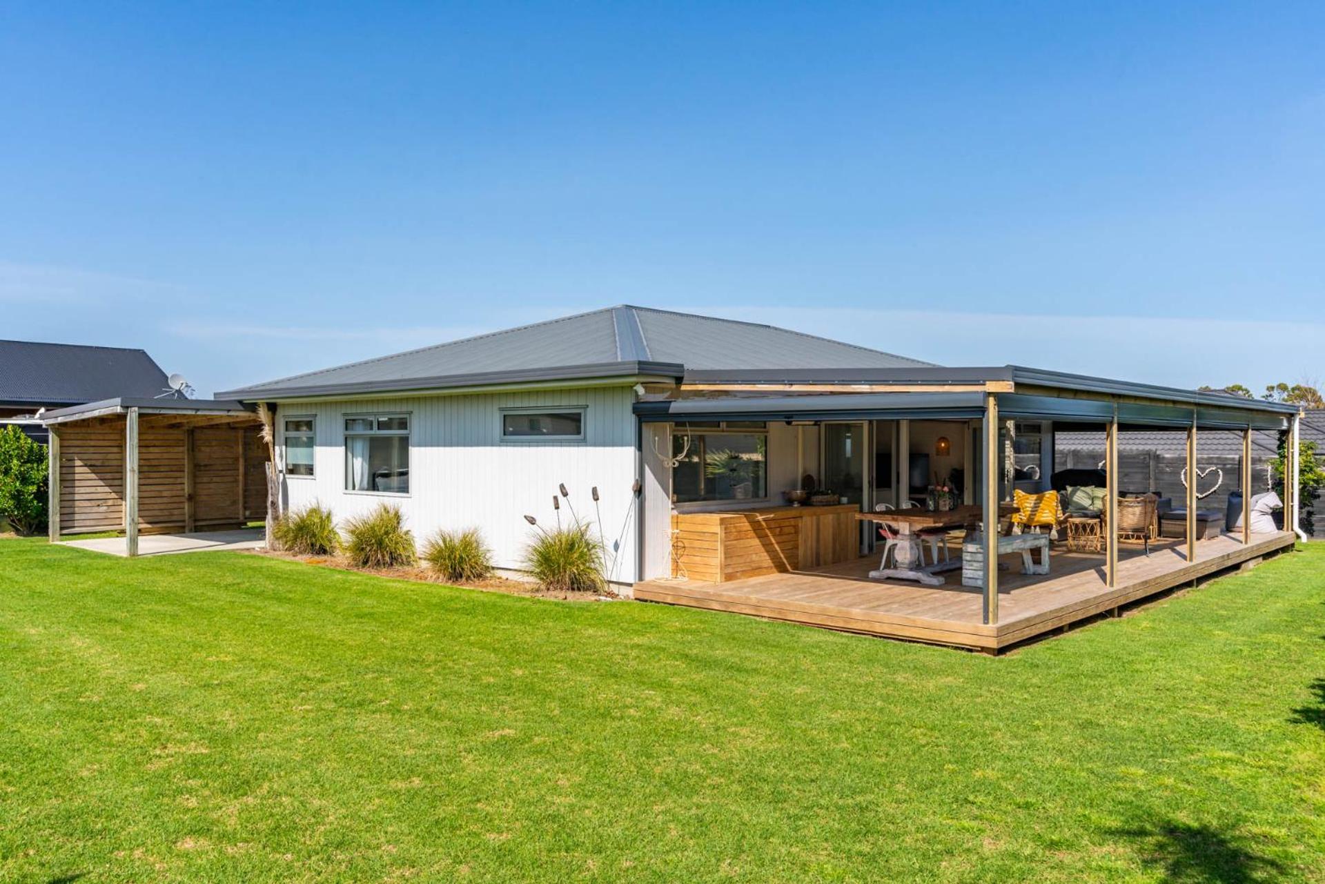 Golden Daze - Mangawhai Heads Holiday Home view 4