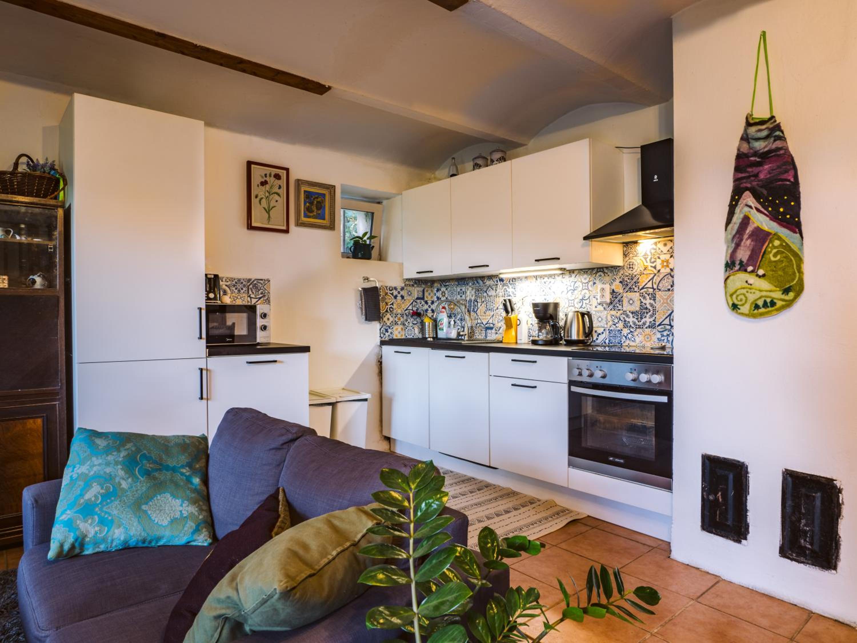 Terra Farma Cottage, cozy urban escapes here!