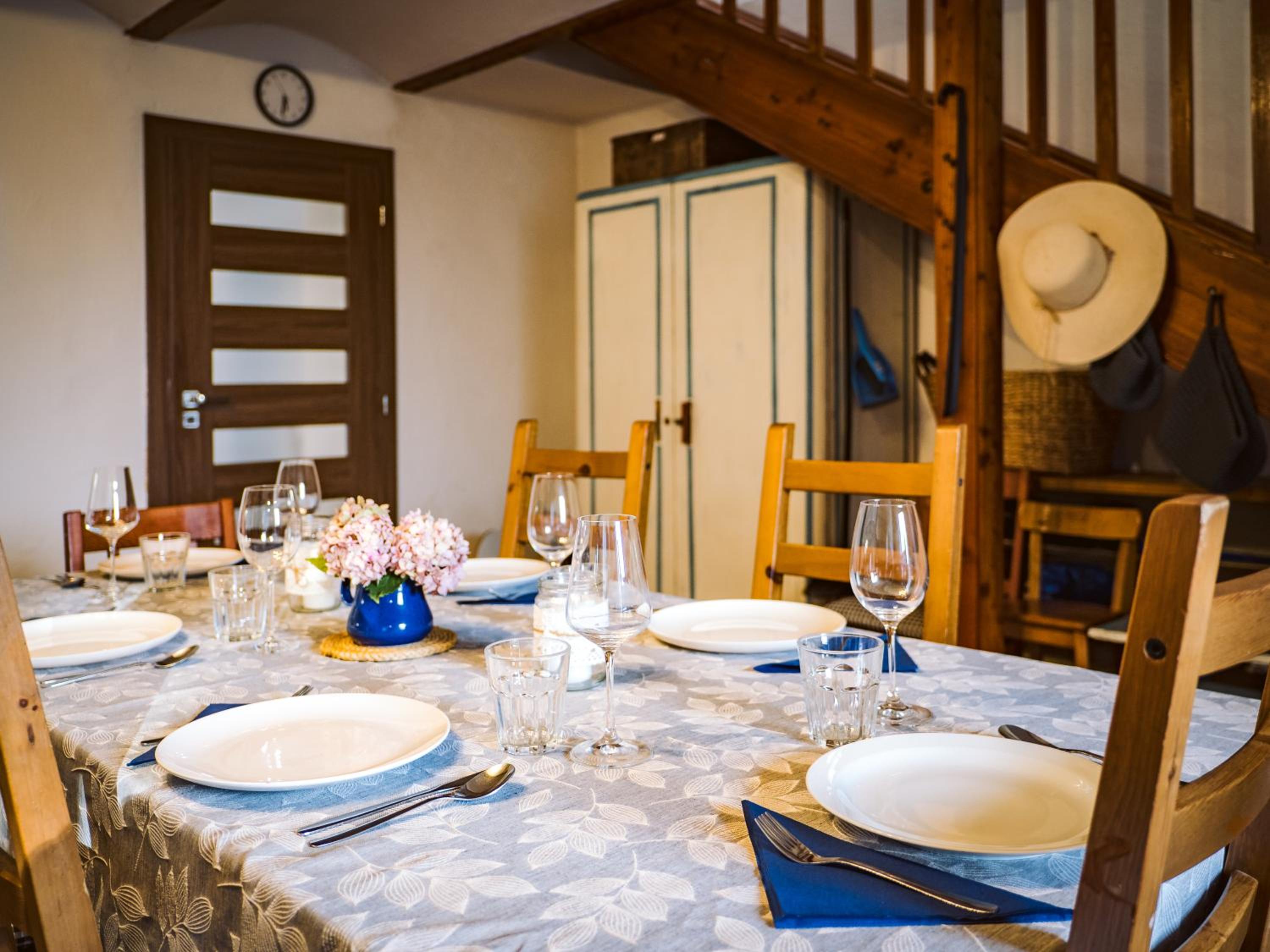 Terra Farma Cottage, cozy urban escapes here!