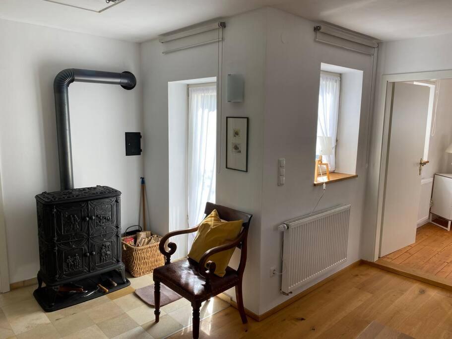 Ferienhaus mit Garten und Balkon