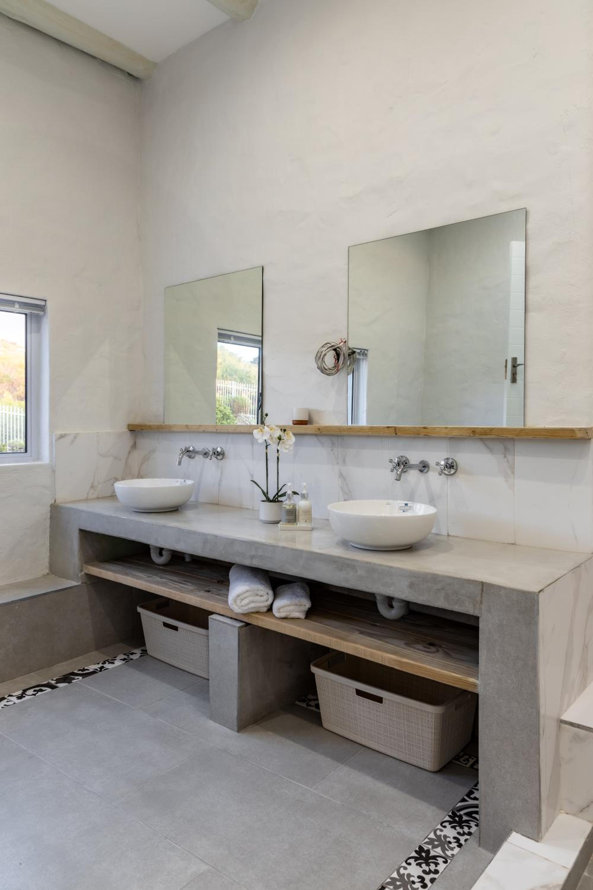 Capri Sands Luxury Guest House view 3