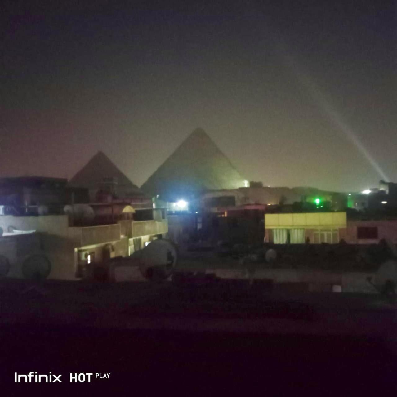 Store pyrmids view