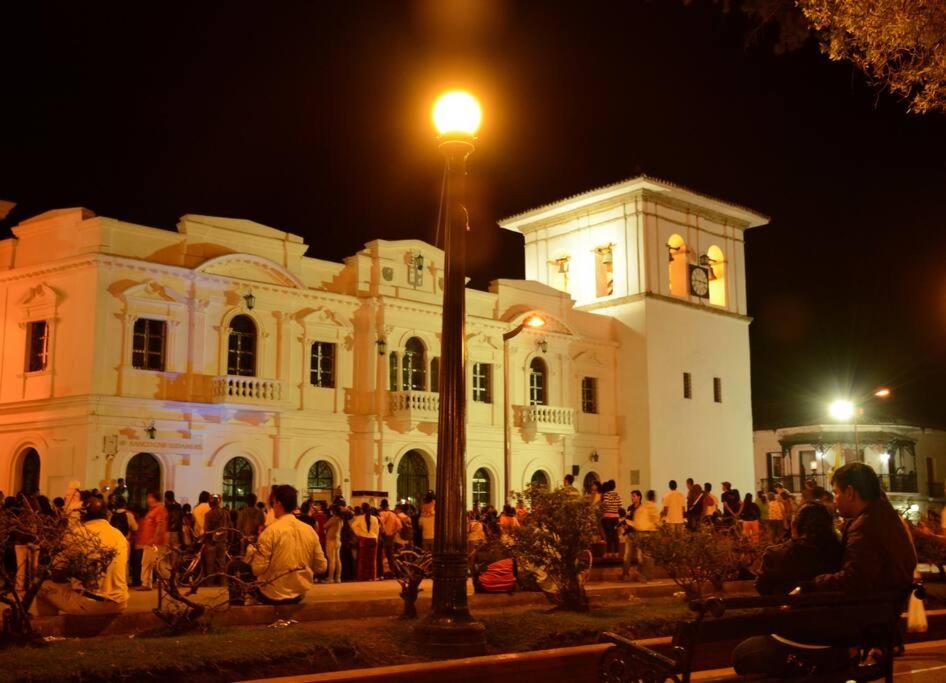 Calma en el centro de Popayán con mobiliario nuevo