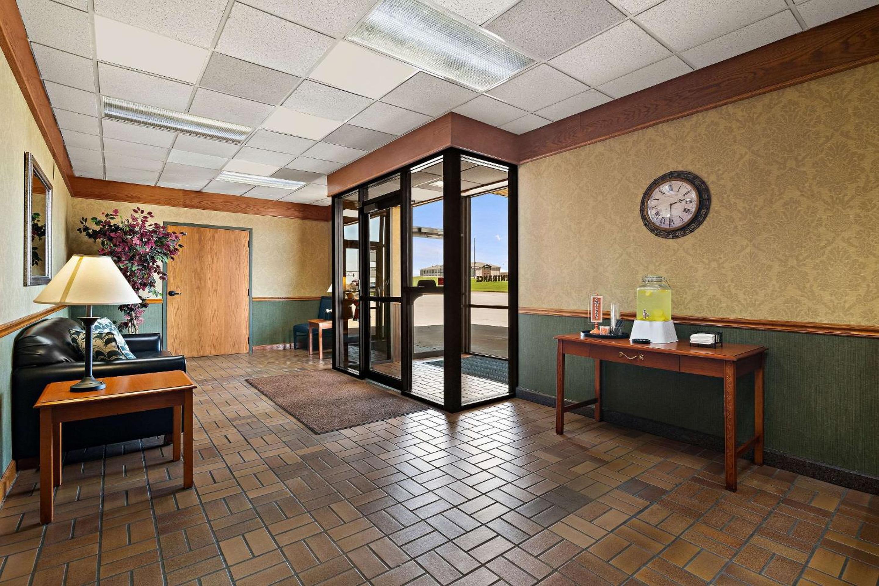 Rodeway Inn McPherson East view 5