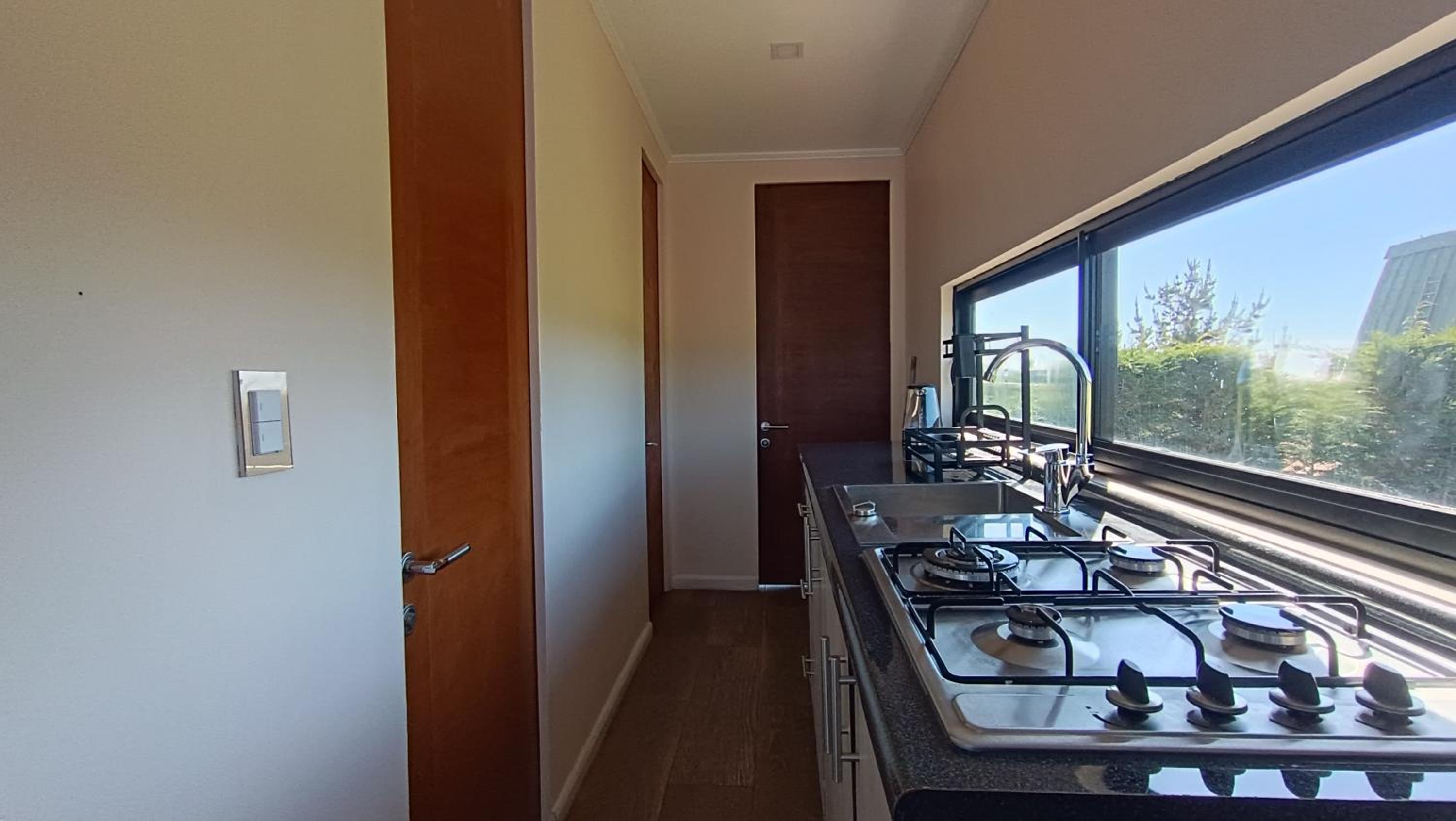 Parcela PLANA con Casa Vista al Mar y Valle, WIFI, TV CABLE, UBICACIÓN PRIVILEGIADA, Portón Automático, PRIVADA